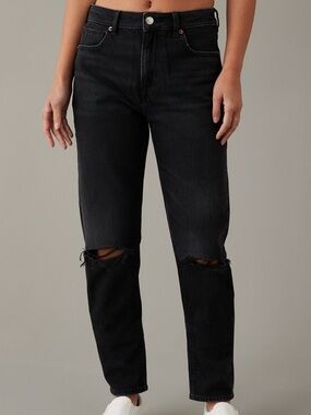 American Eagle Strigid Mom Jeans